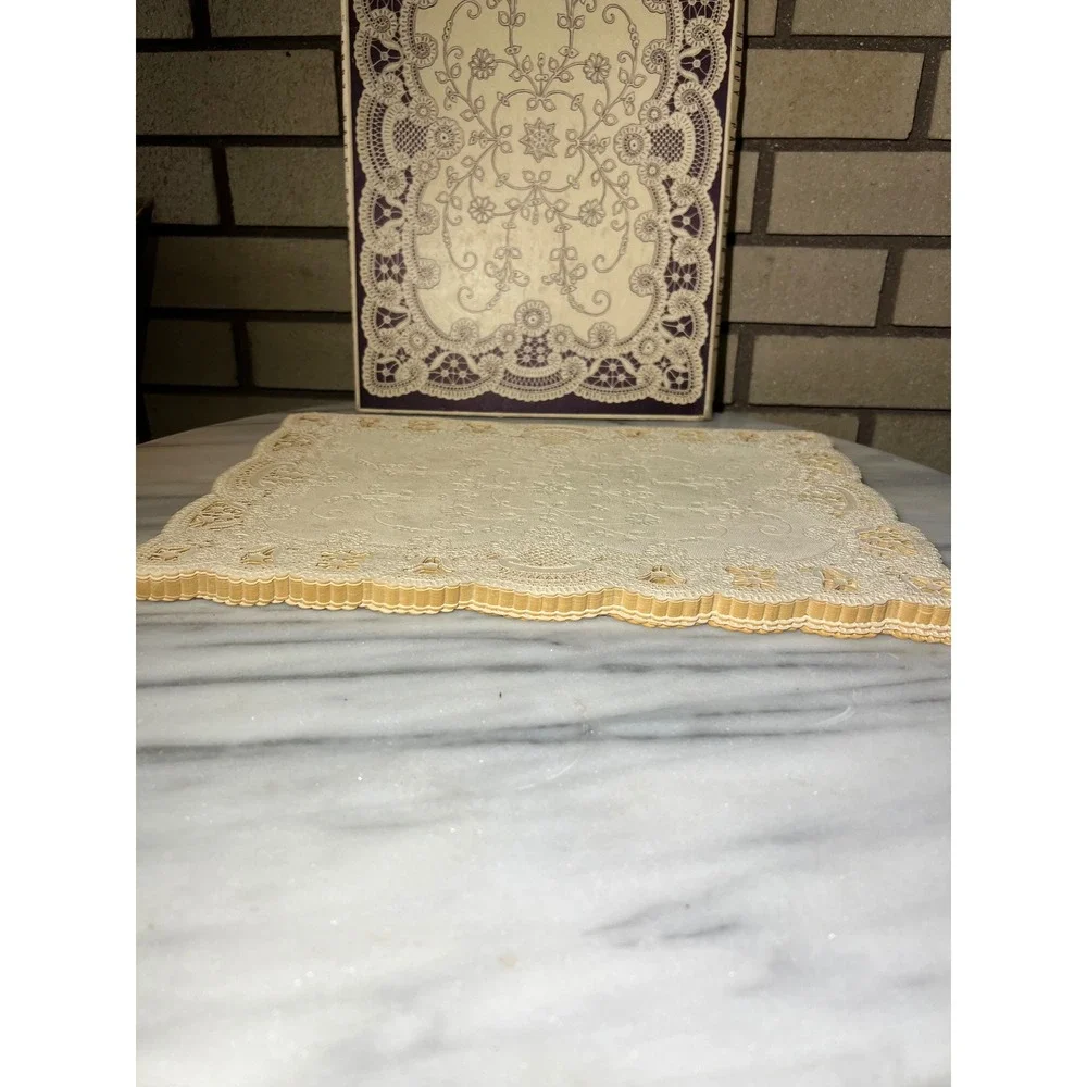 Vintage Milapaco Lace Paper Placemats 100 Count Cream Floral Die Cut 10.5x14.75